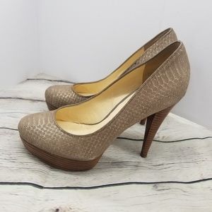 GUESS TAN HEELS